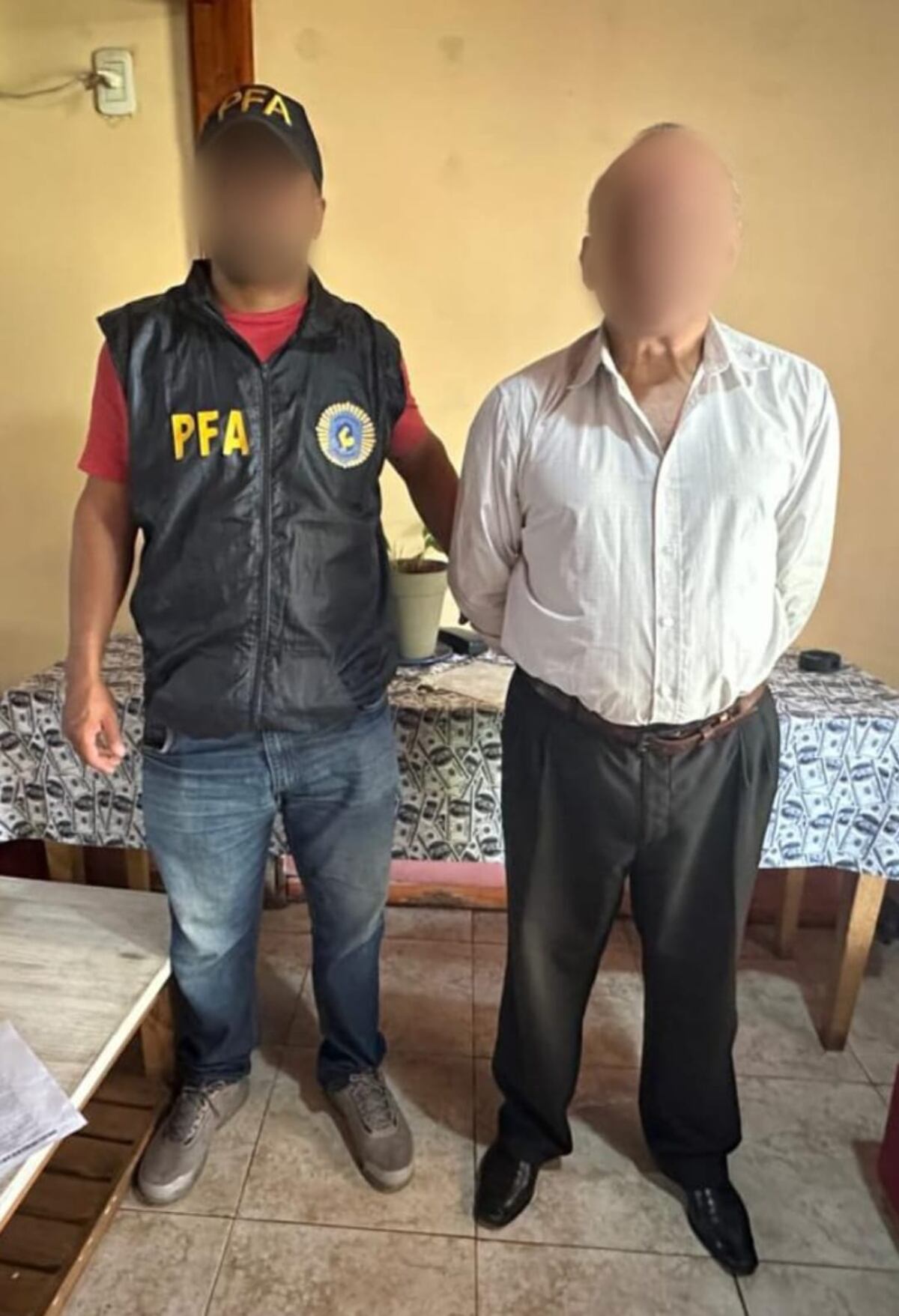 Detenidos y secuestro de dinero falso. (PFA)