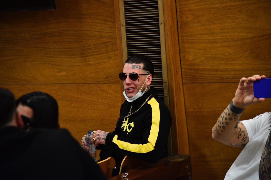Alex Caniggia en la sala de audiencia de la Cámara Séptima, esperando la lectura del fallo. (Pedro Castillo/La Voz).