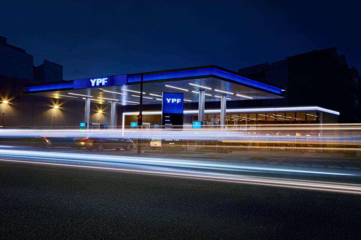 Estaciones YPF y tiendas Full renovadas