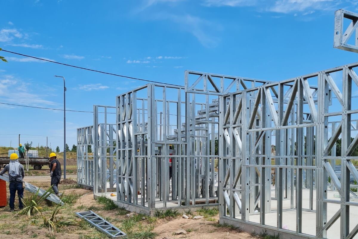 El montaje en terreno se realiza de forma rápida, ordenada y segura.