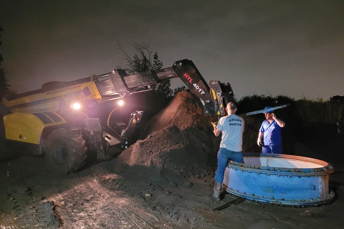 La rotura de un caño dejó a 160 mil vecinos de Córdoba sin agua (Aguas Cordobesas).