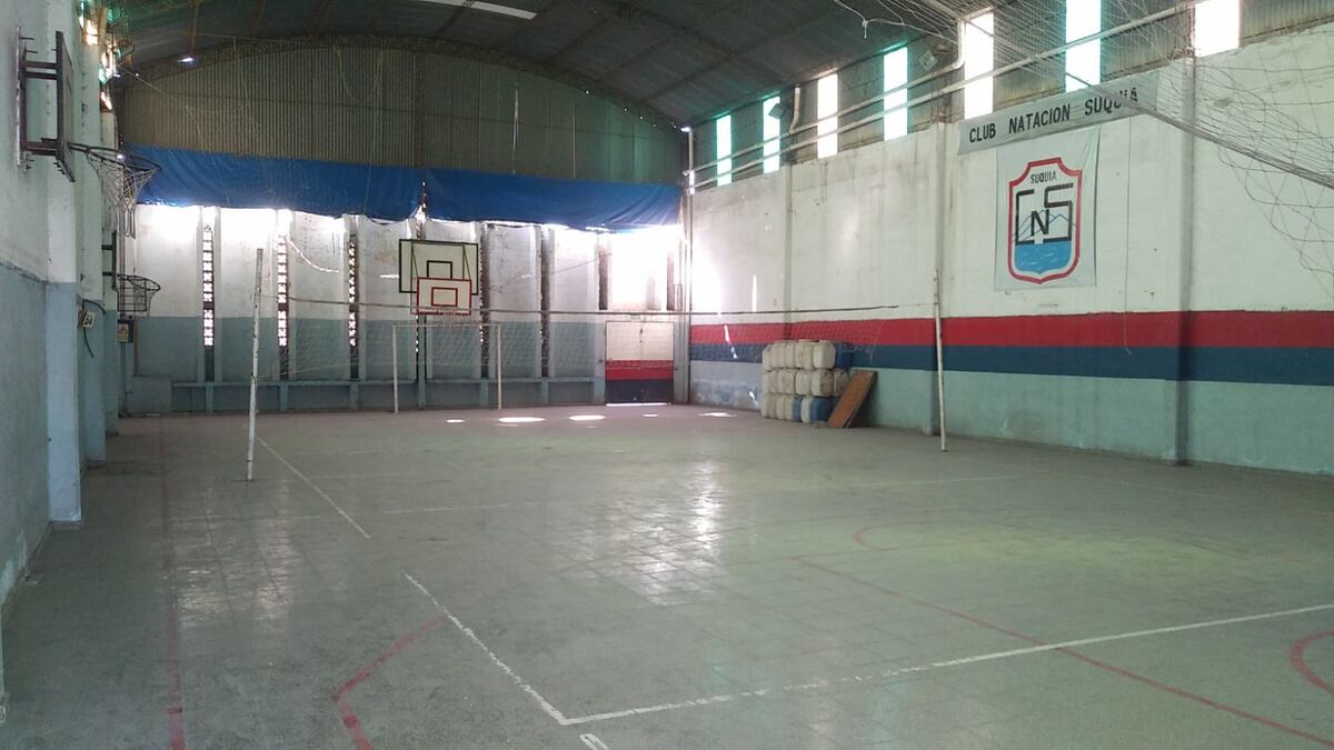 Ya se limpió la cancha de Voley (CNS).