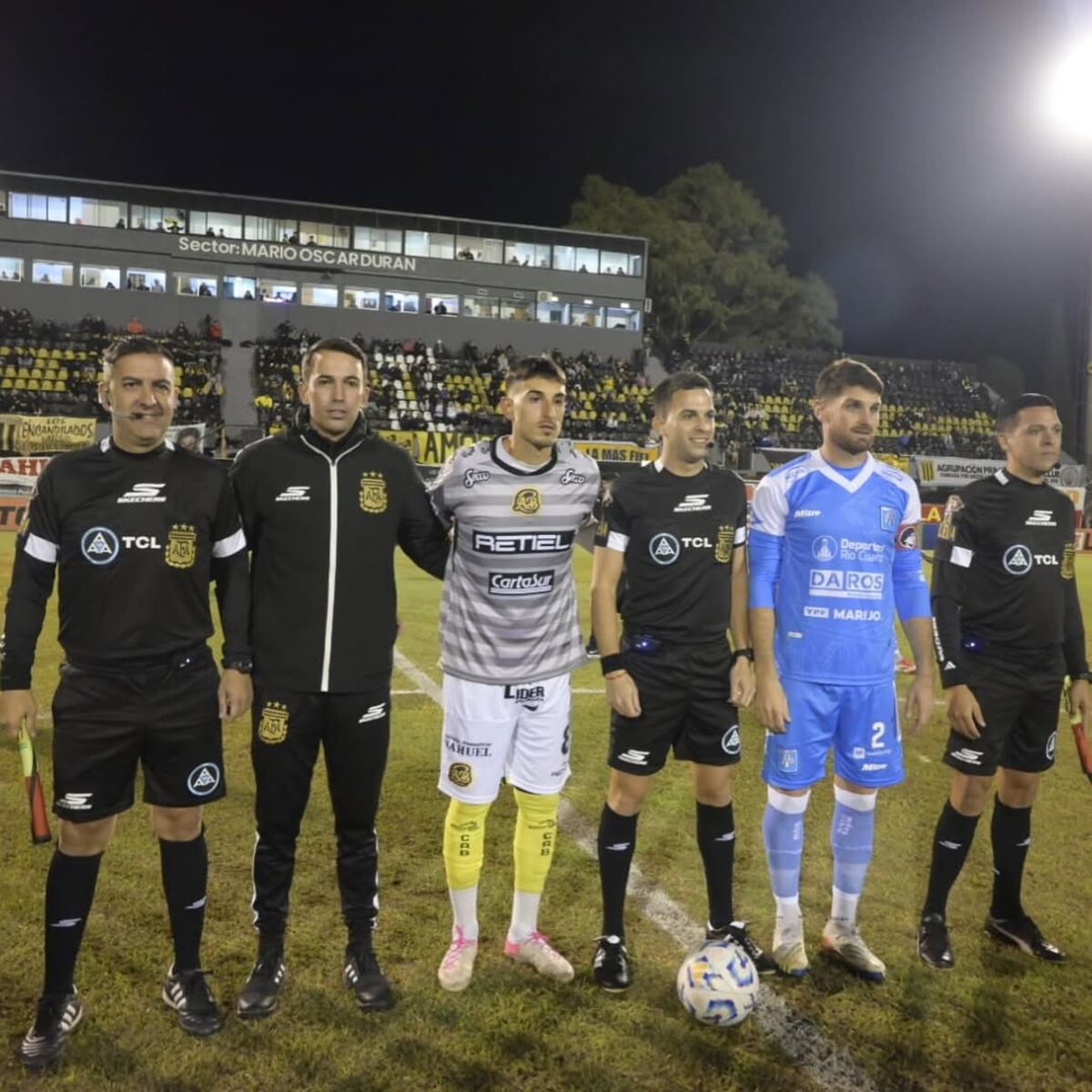 Estudiantes en su partido ante Almirante Brown. (Prensa Estudiantes).