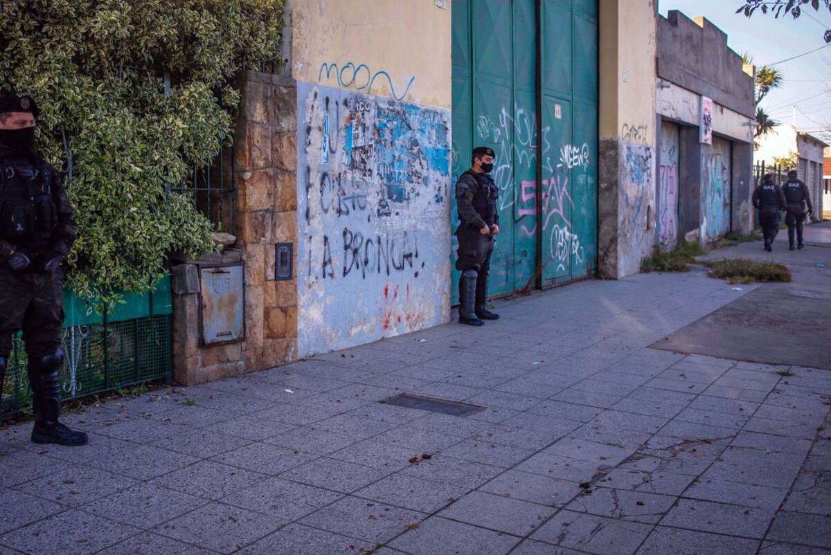 Operativo policial. (Télam)