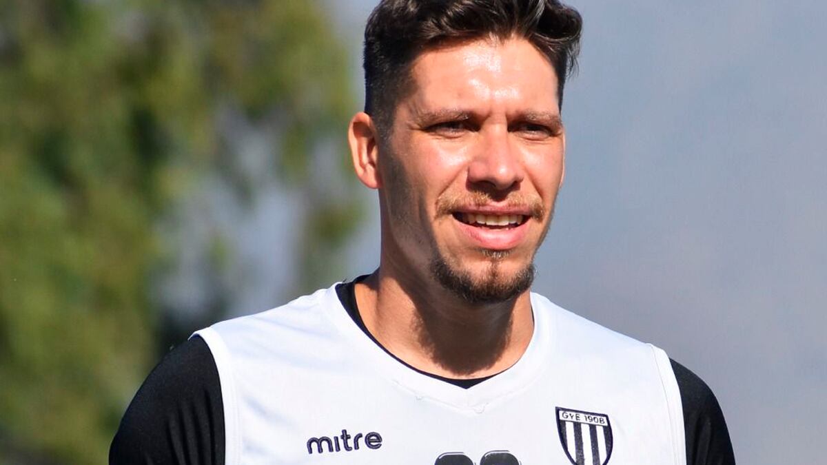César Rigamonti corre con ventaja para ser titular en el equipo de Ezequiel Medrán.