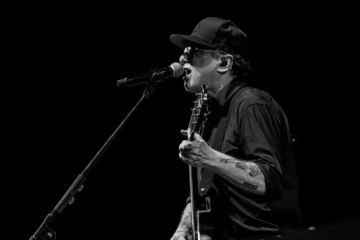 Andrés Calamaro se presenta en el Movistar Arena el 26 de mayo.