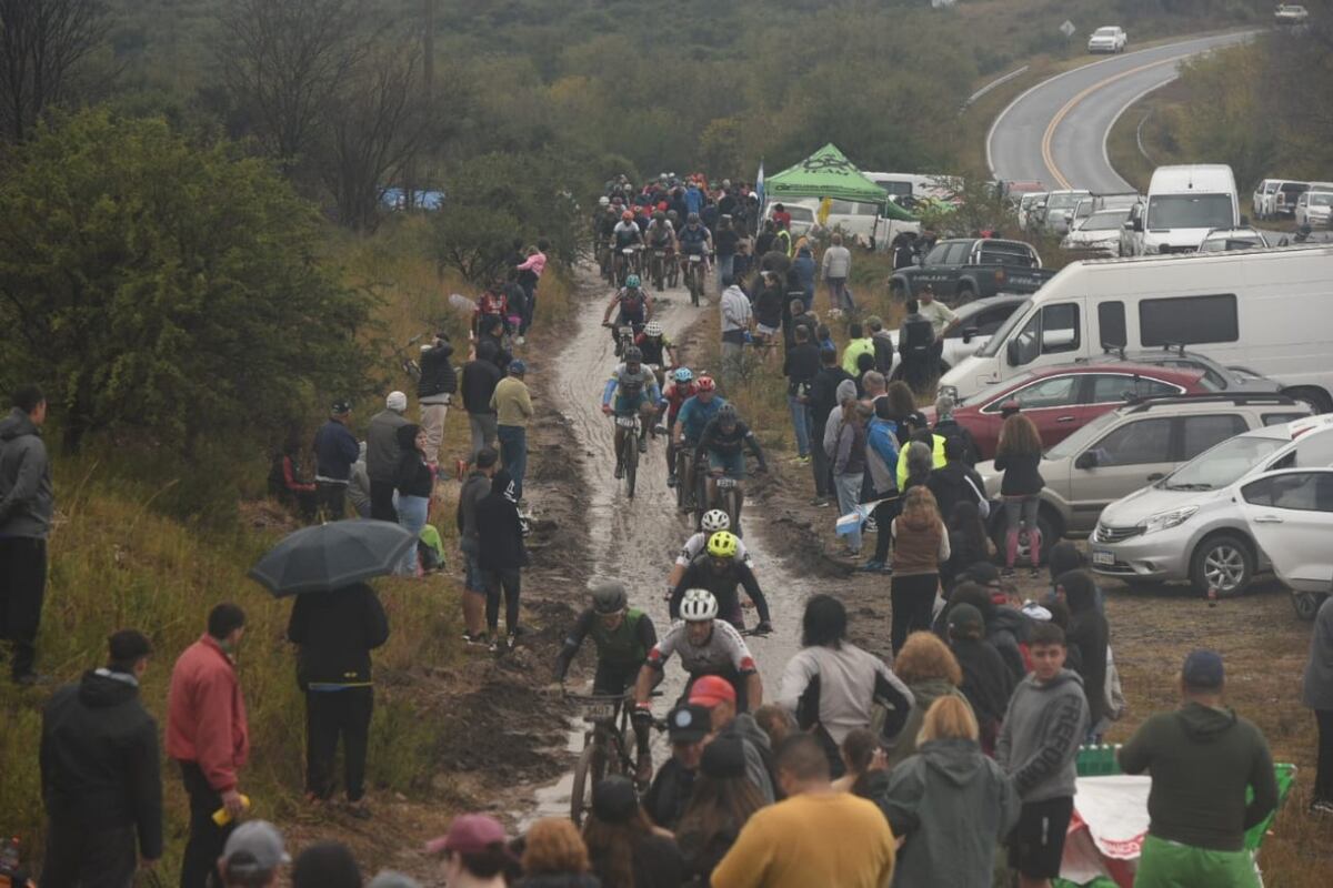 Desafío Río Pinto, día2. La competencia más convocante de MTB a nivel continental, con una inscripción de 5500 participantes, un récord histórico. (La Voz)