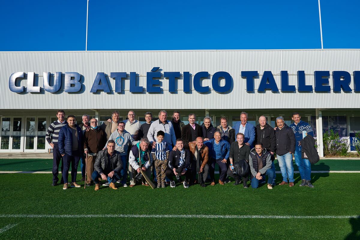 El periodista Diego Borinsky presentó este viernes en el predio de Talleres una obra de 900 páginas sobre uno de los personajes más pintorescos de nuestro fútbol. (Gentileza Prensa Talleres)