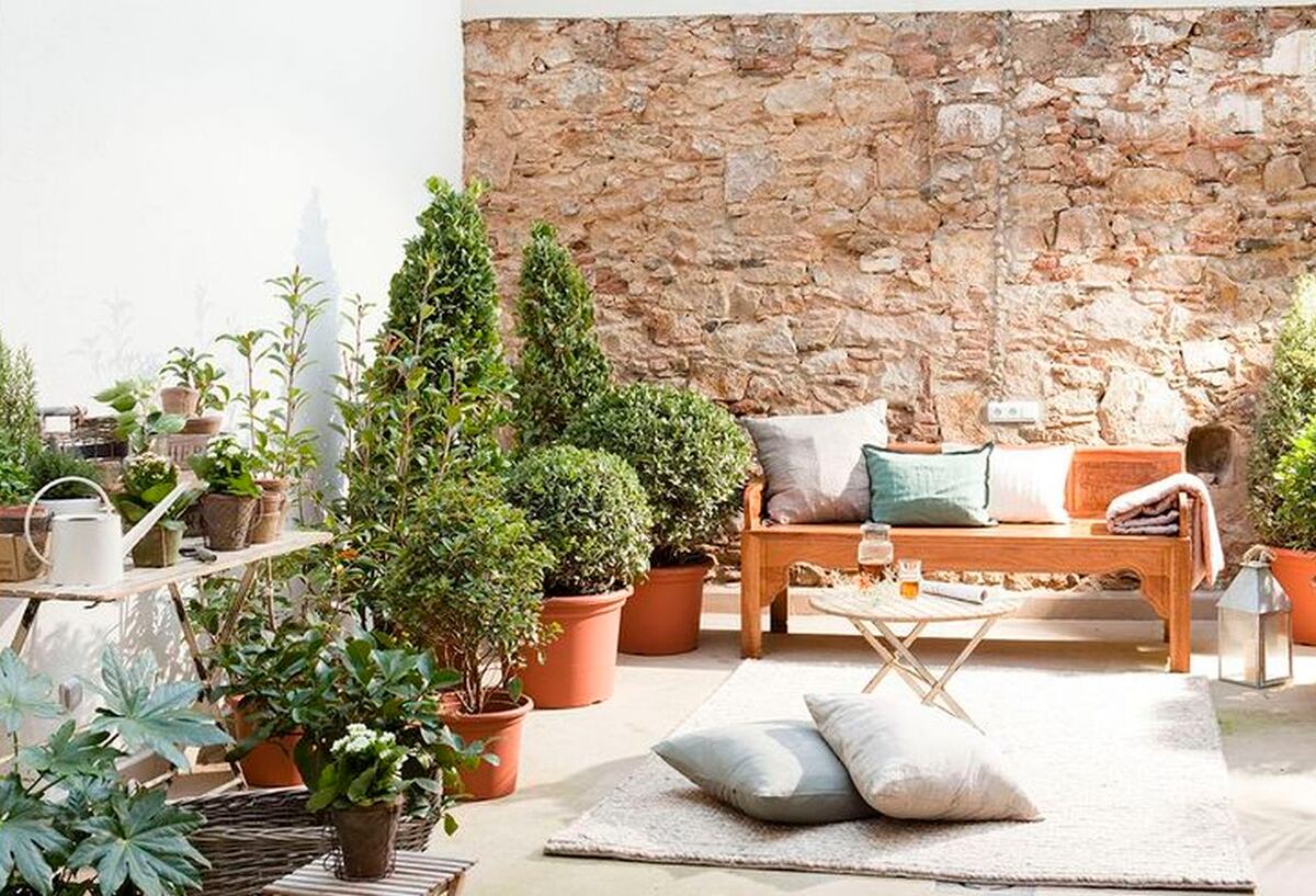 Rústico y artesanal. Piedra, verde, sol una tríada perfecta de exterior (Foto: Pinterest)