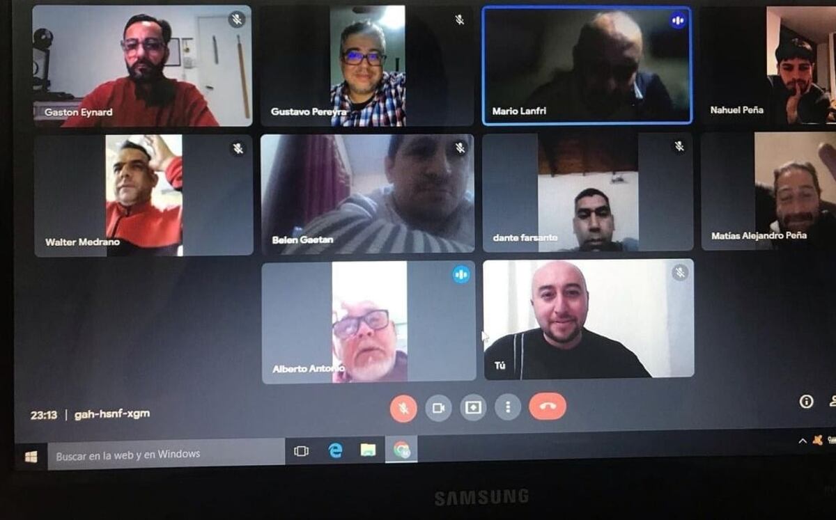 Uno de los encuentros virtuales del grupo de padres con hijos con espectro autista.