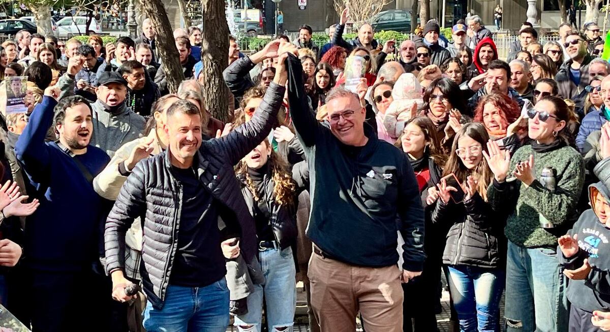 Gonzalo Parodi cerró su campaña en Plaza Roca de Río Cuarto (Tomy Fragueiro / La Voz)