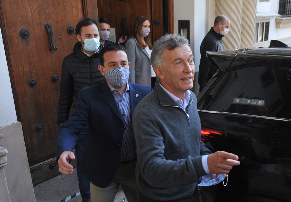 POLÍTICA 
encuentro entre el ex Presidente Mauricio Macri y la ex gobernadora de la provincia de Buenos Aires Maria Eugenia Vidal en el Museo de arte Fernández Blanco Foto Clarín
foto Guillermo Rodriguez Adami