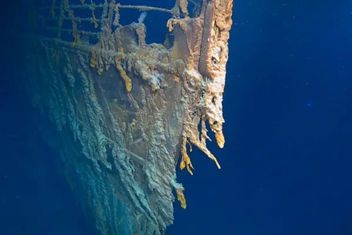 Imagen del casco del Titanic hundido en el Atlántico y visiblemente deteriorado tomada por el sumergible “Alvin”. (Web)