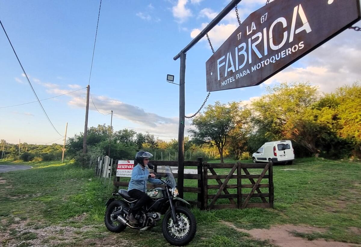 El hotel para motoqueros sobre la ruta, en el sur del Valle de Traslasierra. (La Voz)