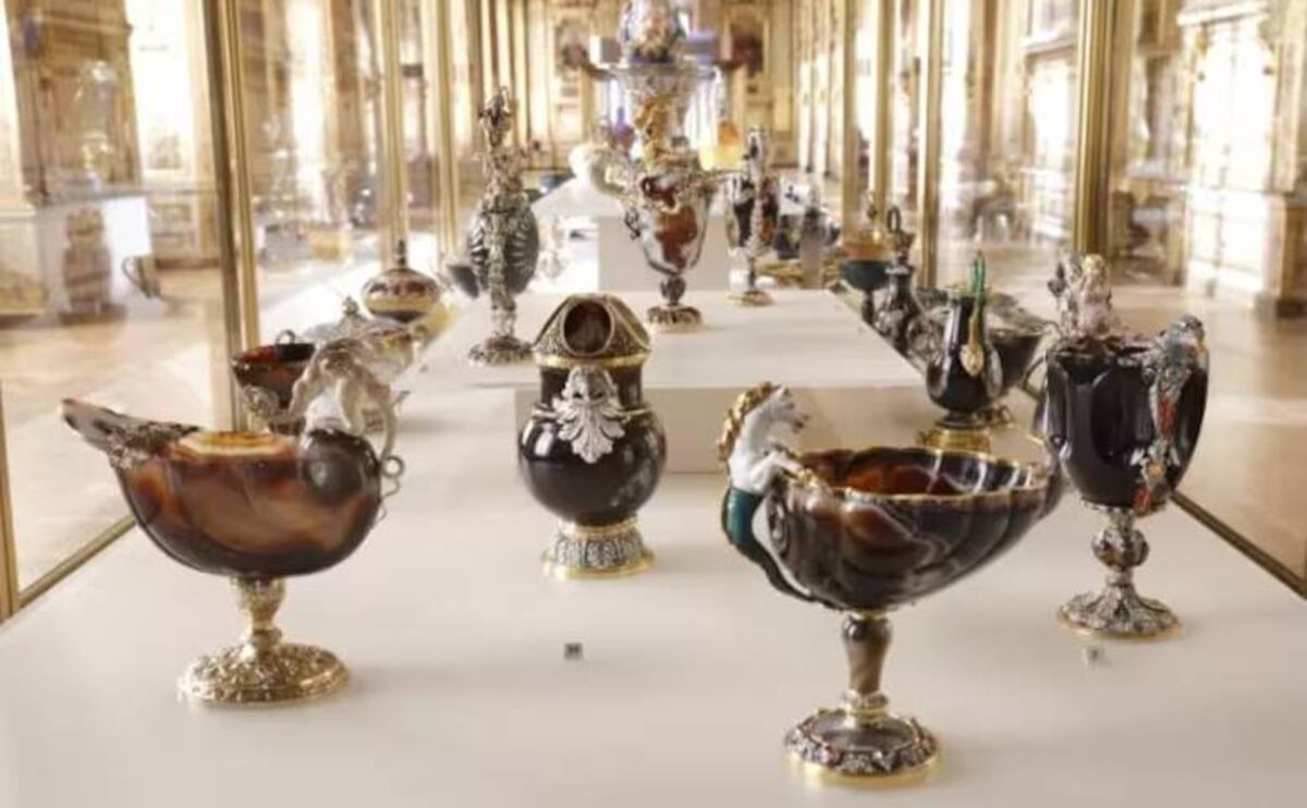 Robo en el Louvre: se llevaron joyas de Napoleón III y la emperatriz Eugenia.