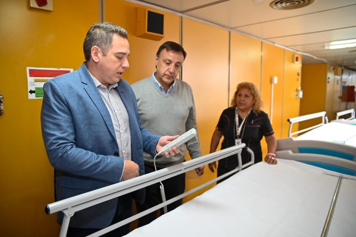 Seis camas son extensibles hasta los dos metros y cuatro están destinadas a pacientes obesos. (Municipalidad de Córdoba)