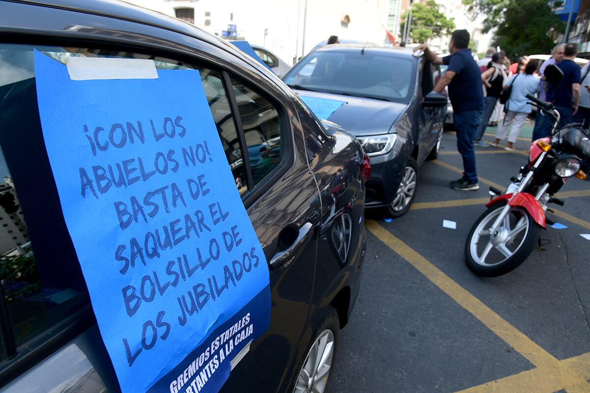 Los estatales de Córdoba se movilizan otra vez contra la reforma jubilatoria. (Ramiro Pereyra / La Voz)