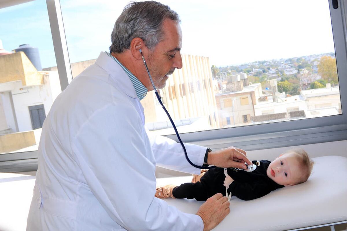 Consulta médica con paciente con síndrome de Down. CRÉDITOS: fundación Jerome Lejeune.