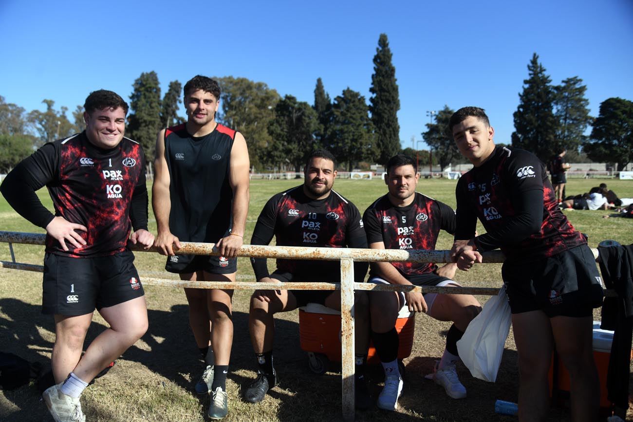 De izquierda a derecha: Boris Wenger, Faustino Sánchez Valarolo, Pedro Delgado, Leonel Oviedo y Agustín Moyano en el último entrenamiento de 2025 previo a sumarse a la concentración de Los Pumas. (Ramiro Pereyra/ La Voz/Archivo)