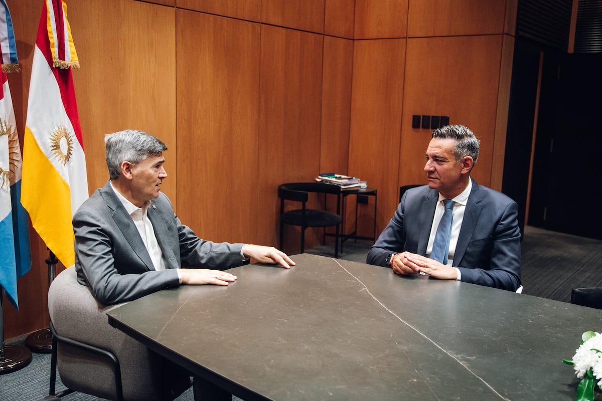 Peronismo: primera foto oficial del ministro Miguel Siciliano con el intendente de Córdoba, Daniel Passerini. (Prensa Miguel Siciliano)
