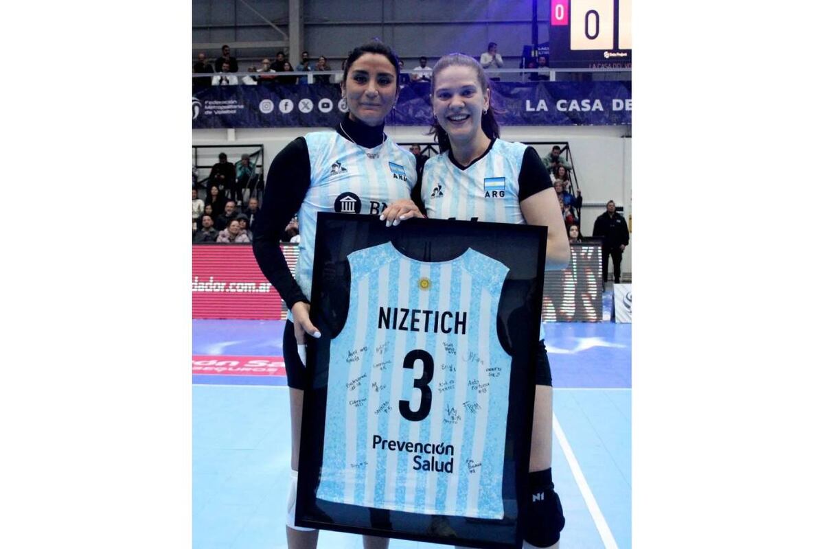 La cordobesa Yamila "Yas" Nizetich se despidió de la selección argentina de vóley tras anunciar su retiro del vóley profesional. (Prensa FeVA)