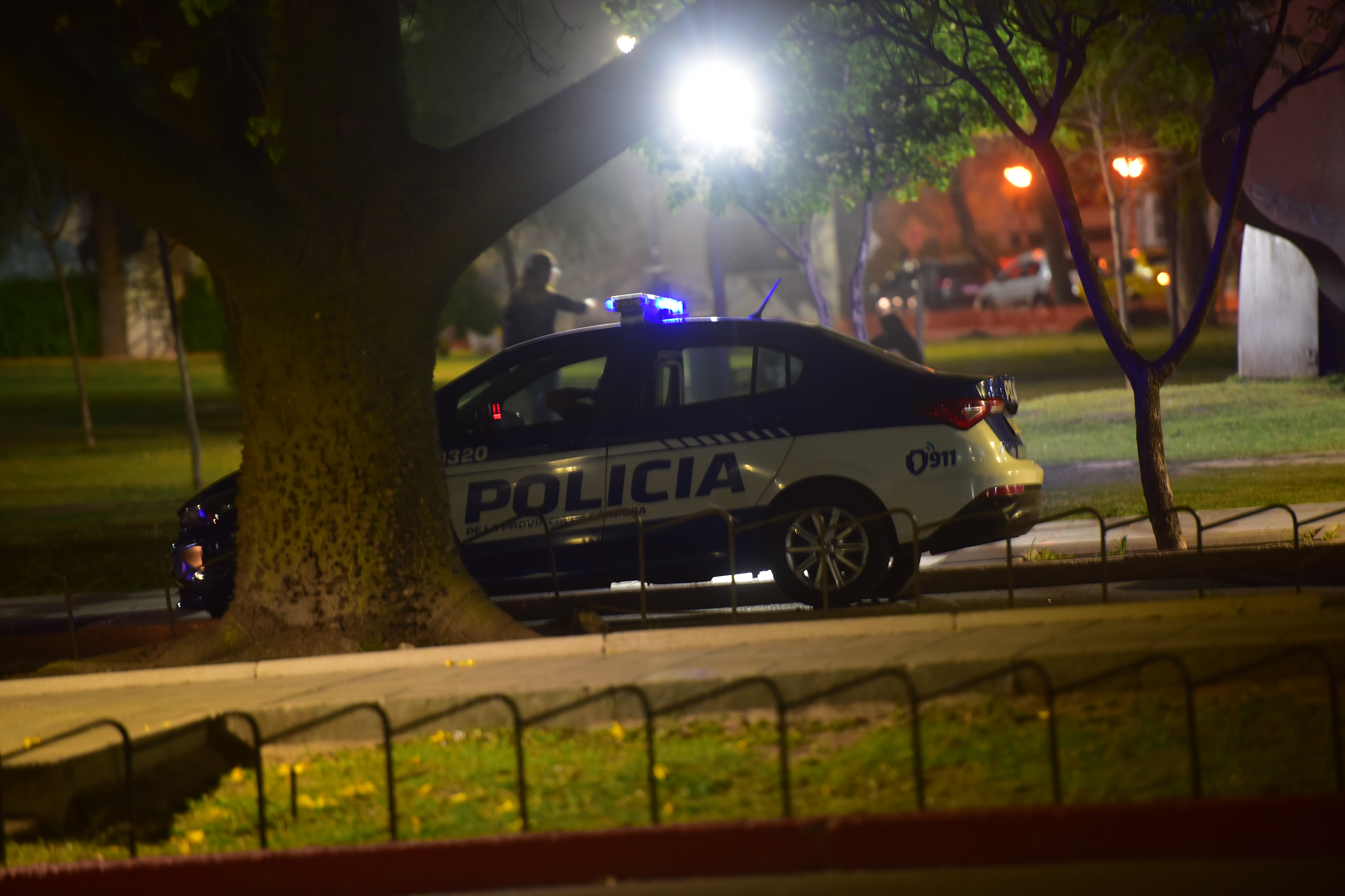 La Policía patrulla, detiene, pero los vecinos dicen que al cabo de un tiempo vuelven a ver a los ladrones en las calles. (Javier Ferreyra / La Voz)