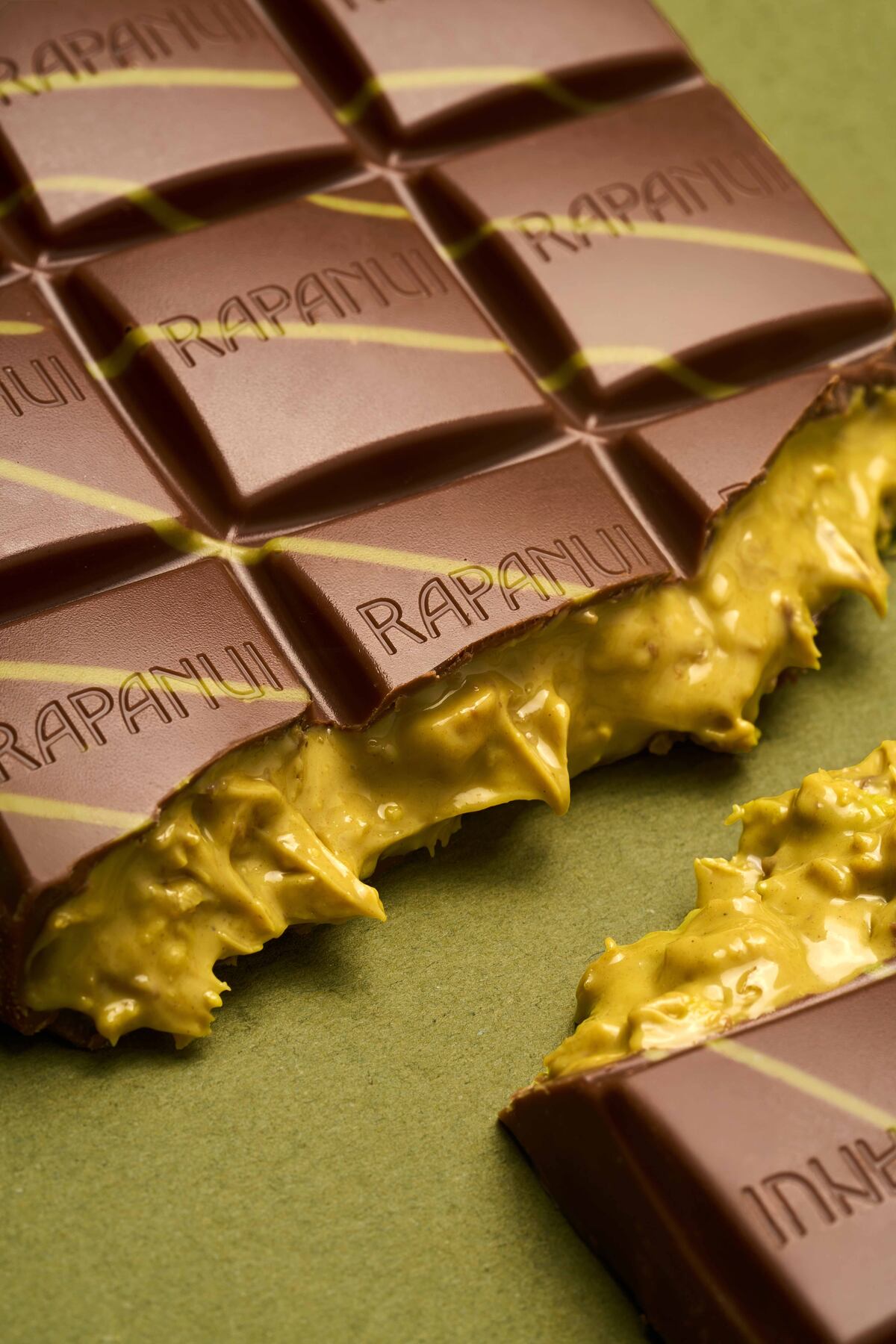 Tableta con chocolate Dubai con pistacho.