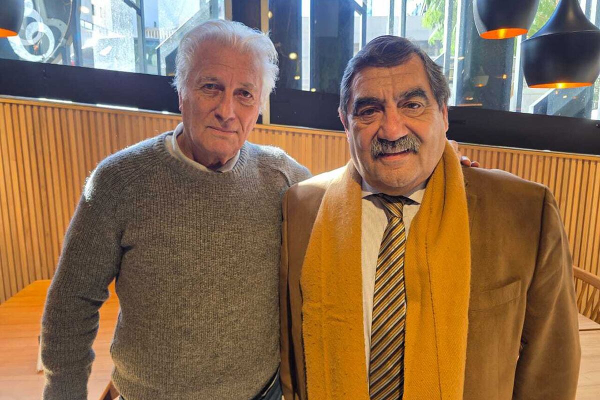 Absuelto. Carlos Rubén Soria, junto a su abogado defensor Milton Parola. (Archivo)