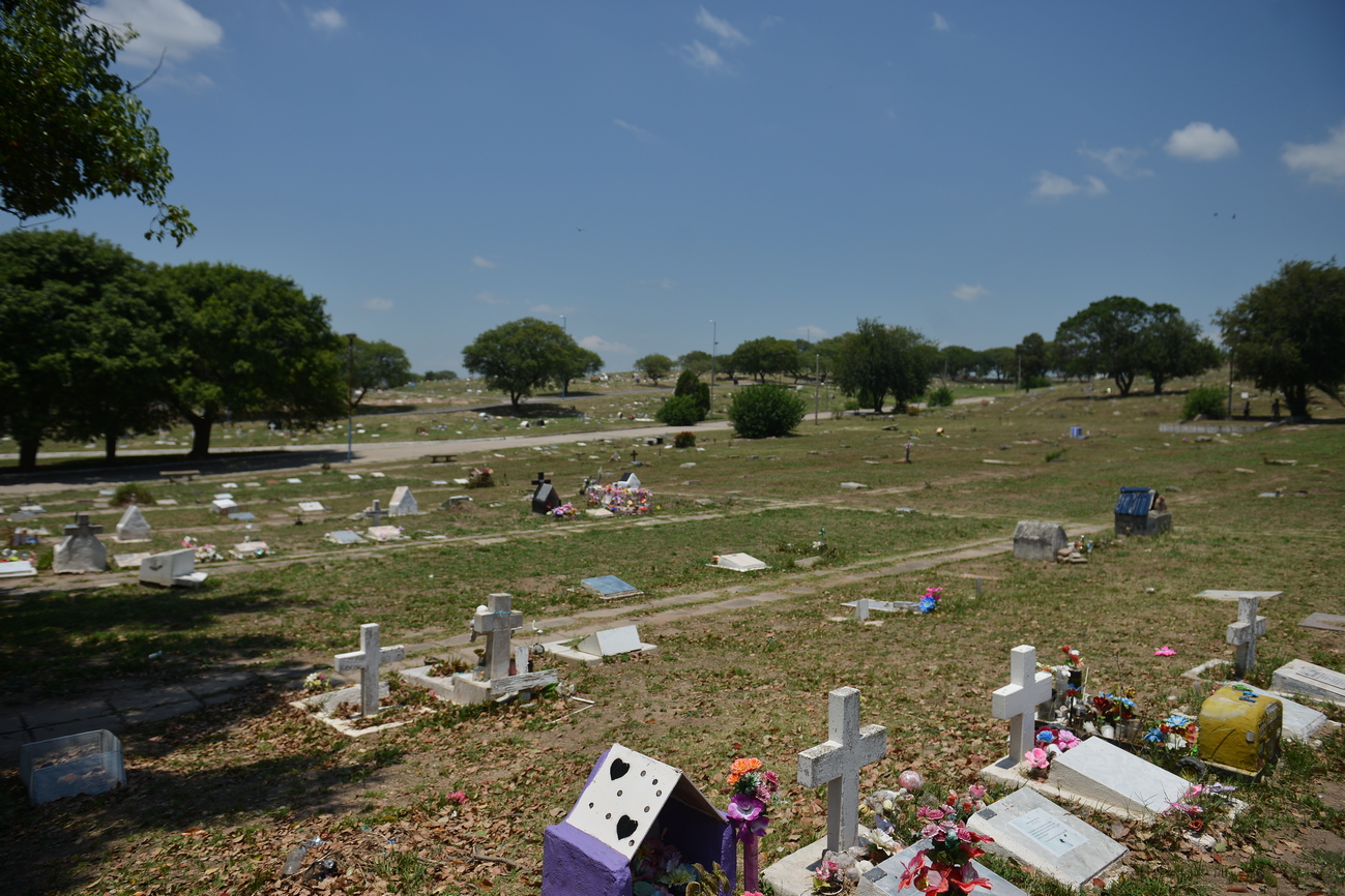 Inseguridad y vandalismos en el Cementerio San Vicente.(César Heredia/La Voz)