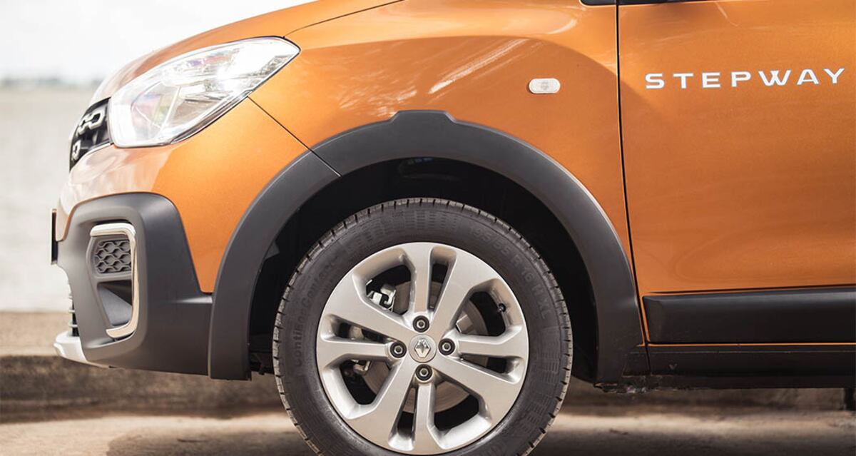 De la versión de pasajeros se ofrecen tres opciones: Life a $ 4.031.200, Zen a $ 4.219.100 y Stepway a $ 4.240.300.