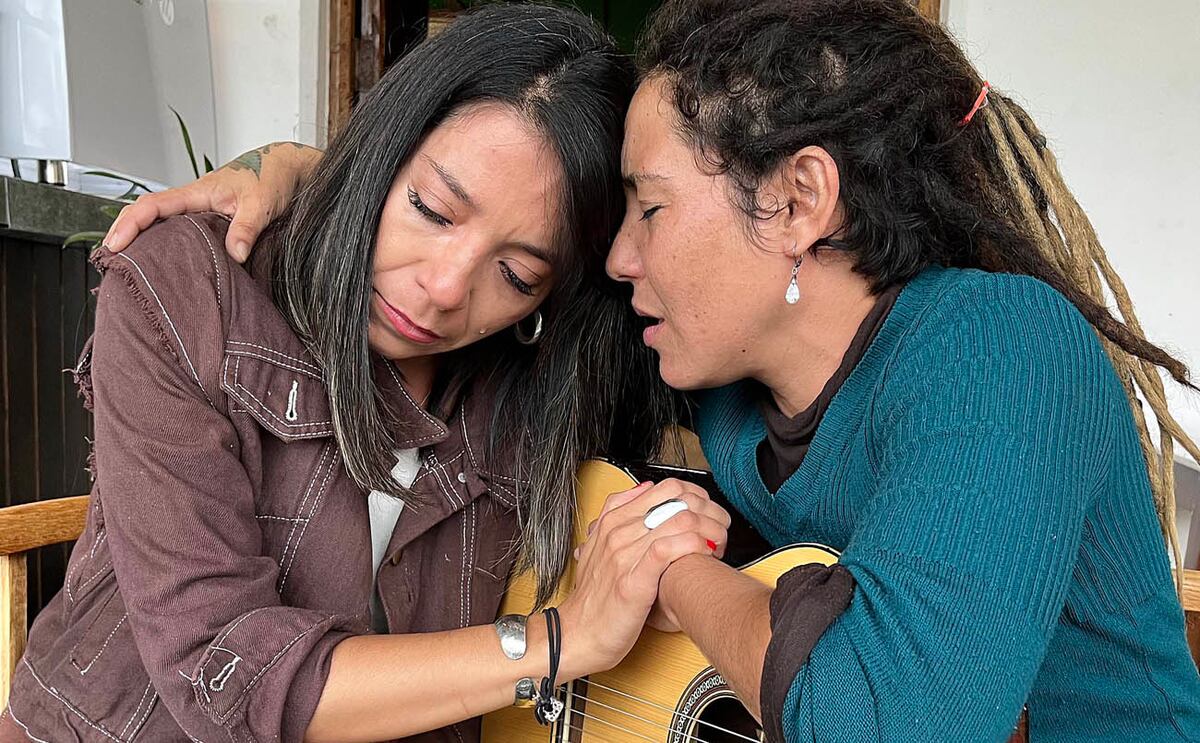 Río Cuarto. Soledad Ordoñez, hermana de Mónica, junto a Dianela Tenreyro (Tomy Fragueiro/La Voz).
