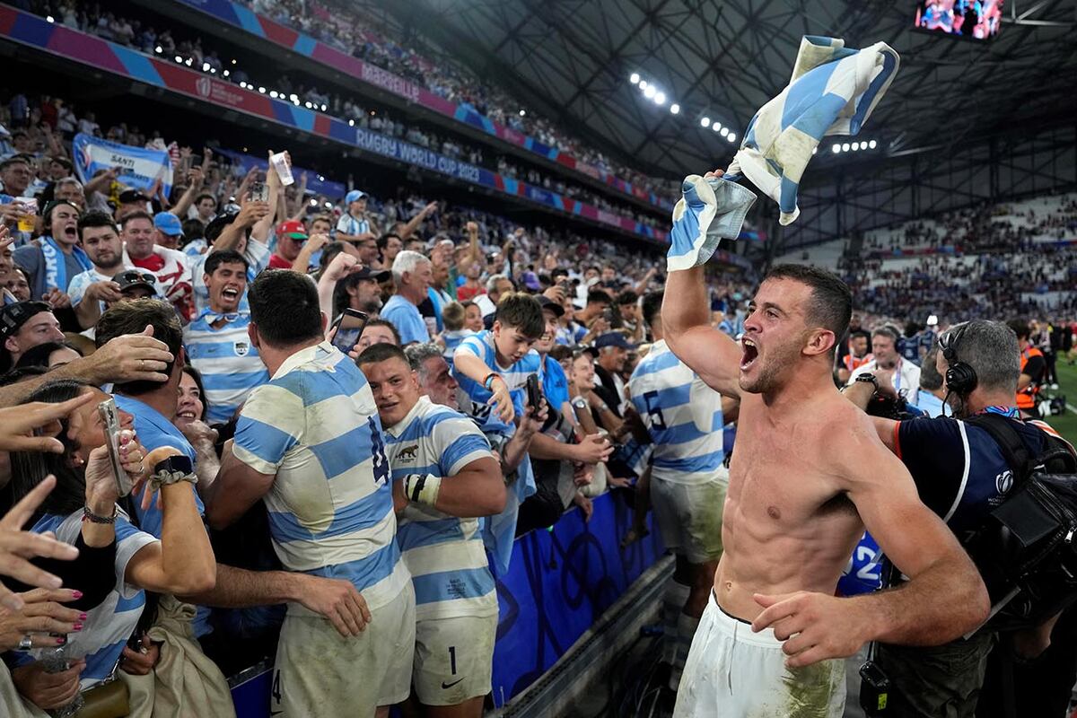 Los jugadores argentinos sueñan con el festejo más grande: ganarles a los All Blacks en la semifinal del viernes. (Foto AP/Lewis Joly)