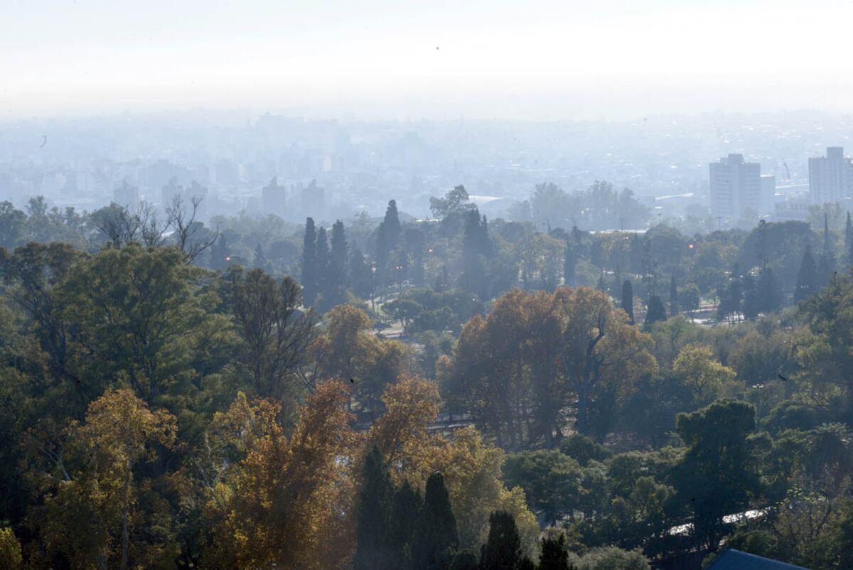 Un día con smog en la ciudad de Córdoba (Ramiro Pereyra)