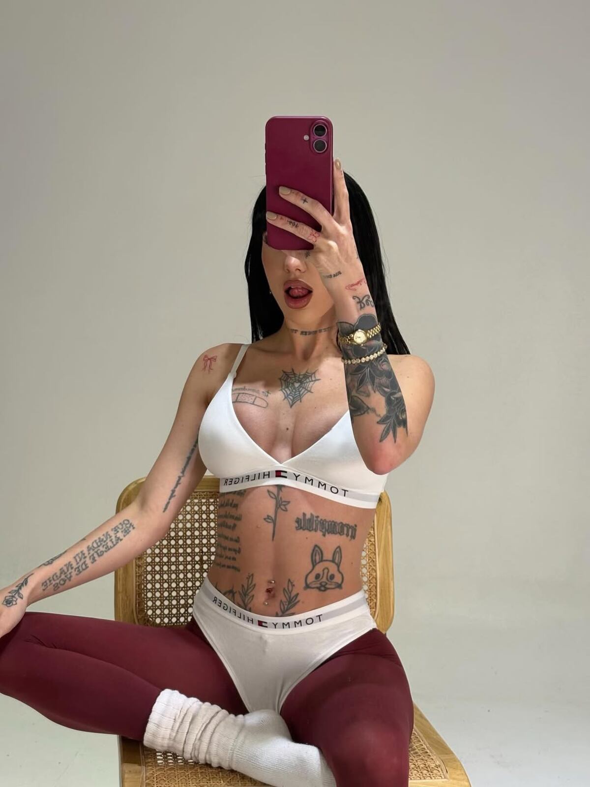 La Joaqui compartió una sesión de fotos hot en Instagram y dejó en evidencia su amor por Luck Ra en un nuevo tatuaje (Instagram de La Joaqui)
