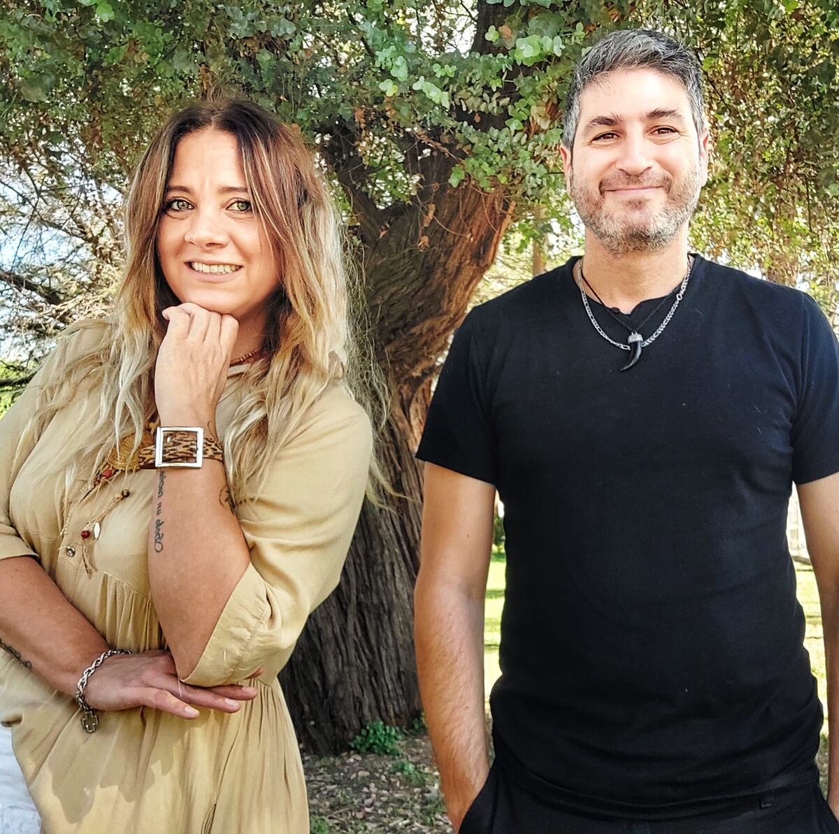 Ivana Freitag y Cristian Parra, conductores de "Girando por mi provincia".