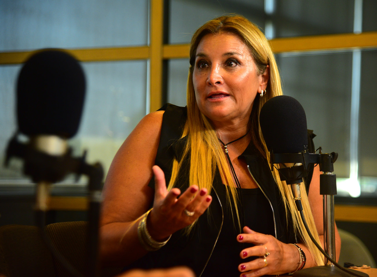 Marta Somoza, presidenta de la Federación Cordobesa de hockey, en los estudios de La Voz. (Nicolás Bravo / La Voz)