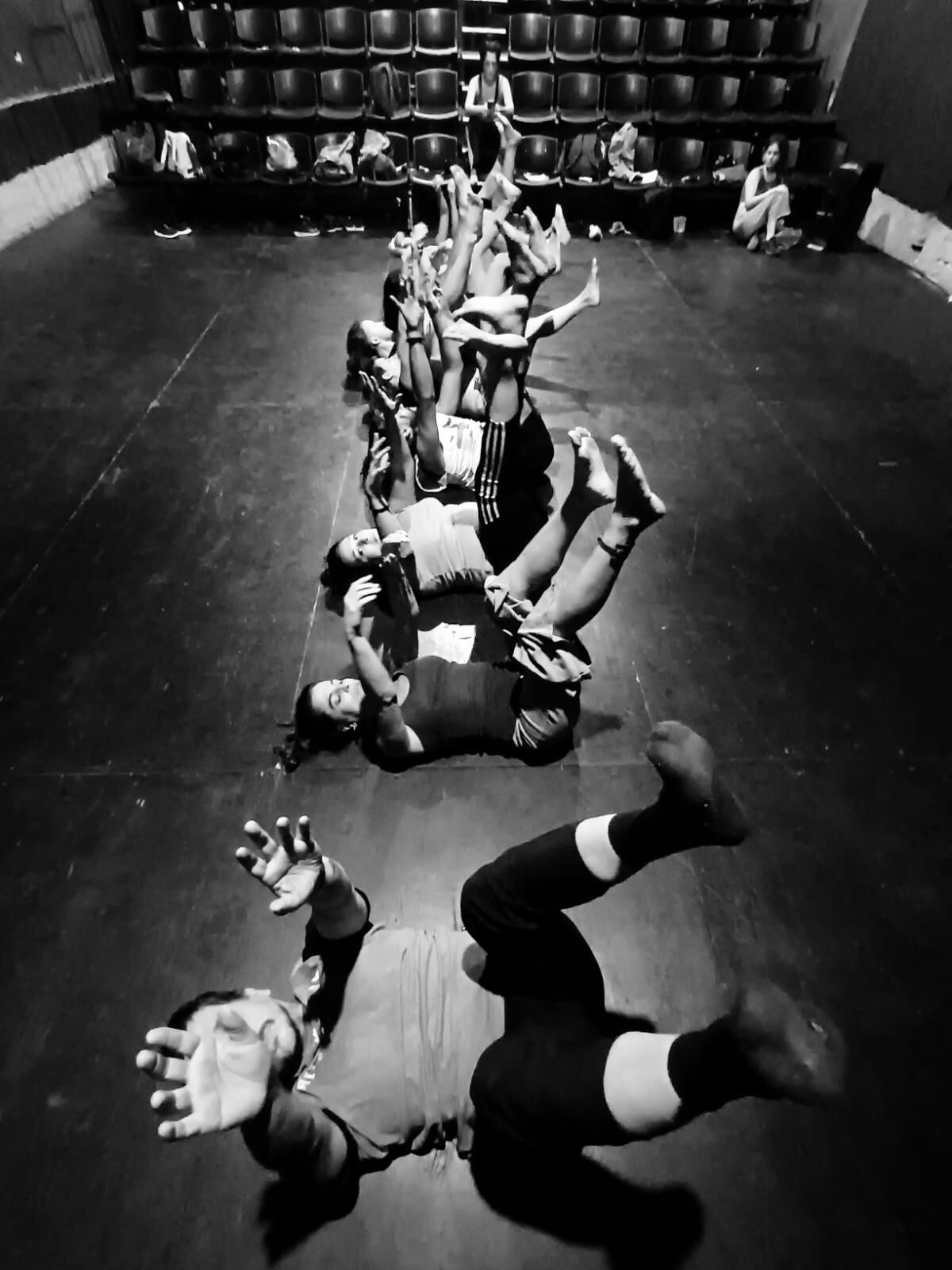 Ensayo de"Pueblo Sin Mundo", obra de teatro escrita y dirigida por Elisa Gagliano.