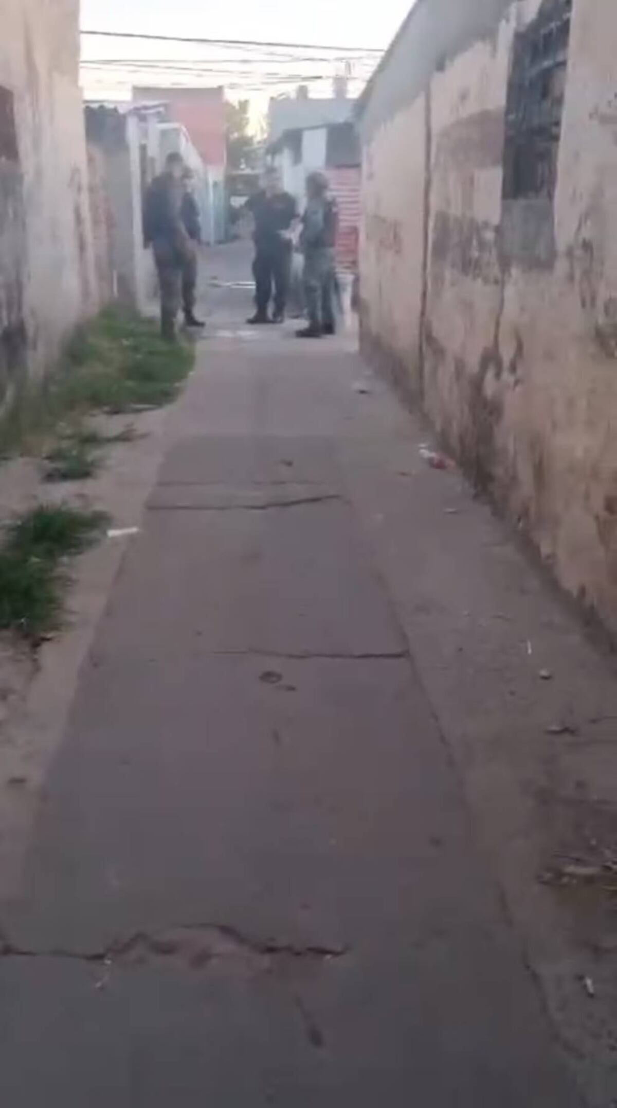 El grave episodio ocurrió en el barrio El 18, en la localidad de Billinghurst. (Infobae)