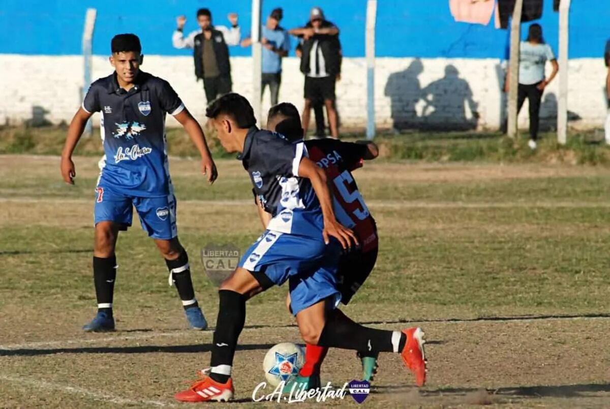 El club Libertad y su homenaje a las Islas Malvinas en Liga Cordobesa de Fútbol. (Prensa Libertad).