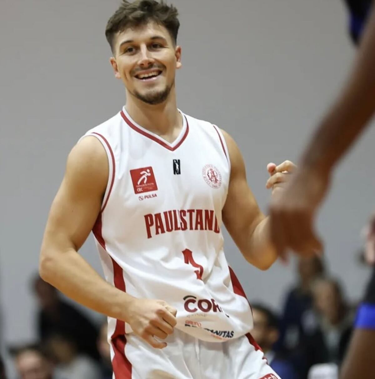 Santiago Ferreyra viene de jugar dos temporadas en Paulistano del básquet de Brasil y se acerca a Atenas. (IG Santiago Ferreyra)