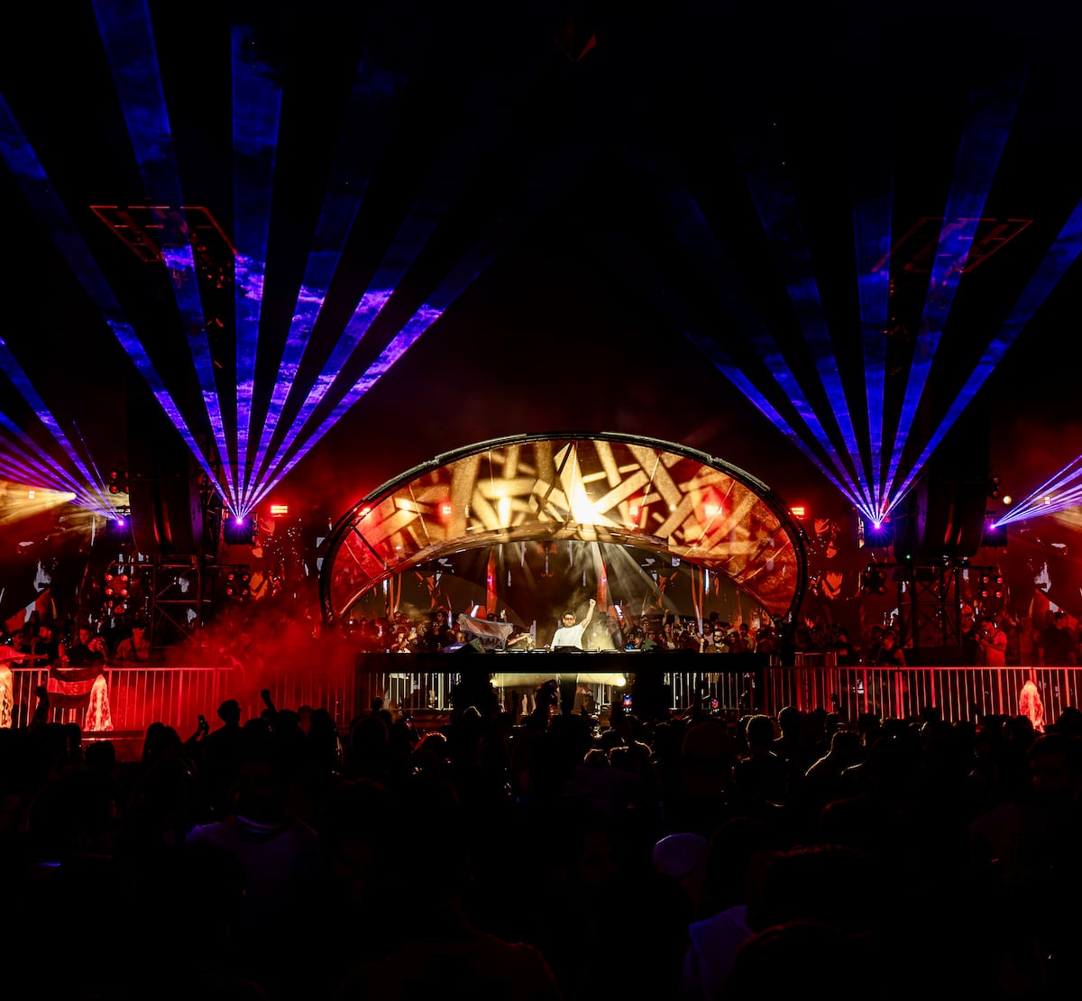 Kevin Di Serna, durante su set en Tomorrowland Brasil. (Prensa KDS)