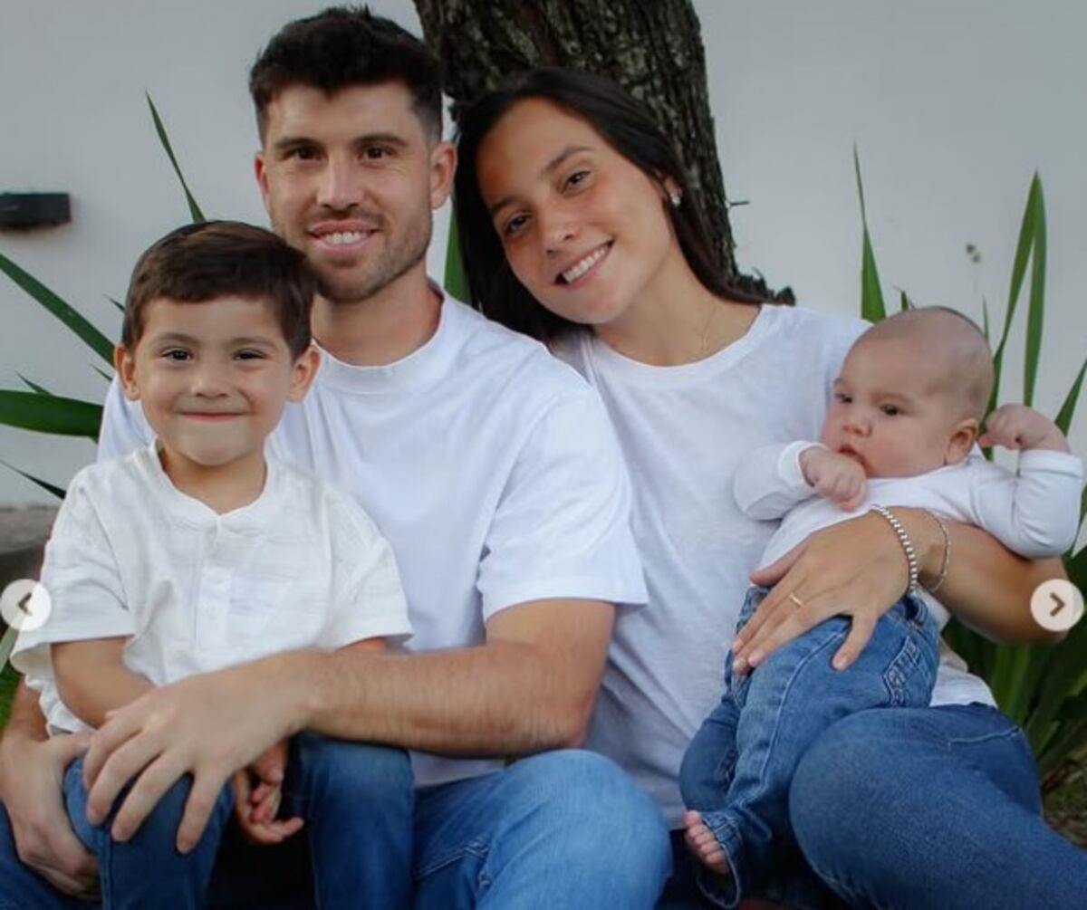Nicolás y familia, con Agustina, Valen y el más peque, Faustino.