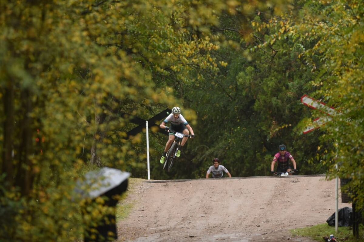 Desafío Río Pinto, día2. La competencia más convocante de MTB a nivel continental, con una inscripción de 5500 participantes, un récord histórico. (La Voz)