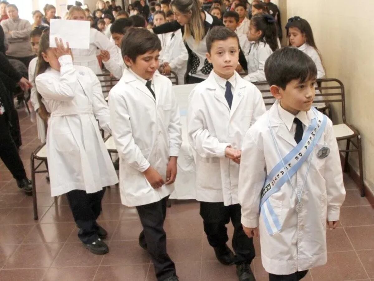 Ramiro será operado del corazón y la escuela le organizó una jura especial de la bandera. (El Diario de Cuyo)