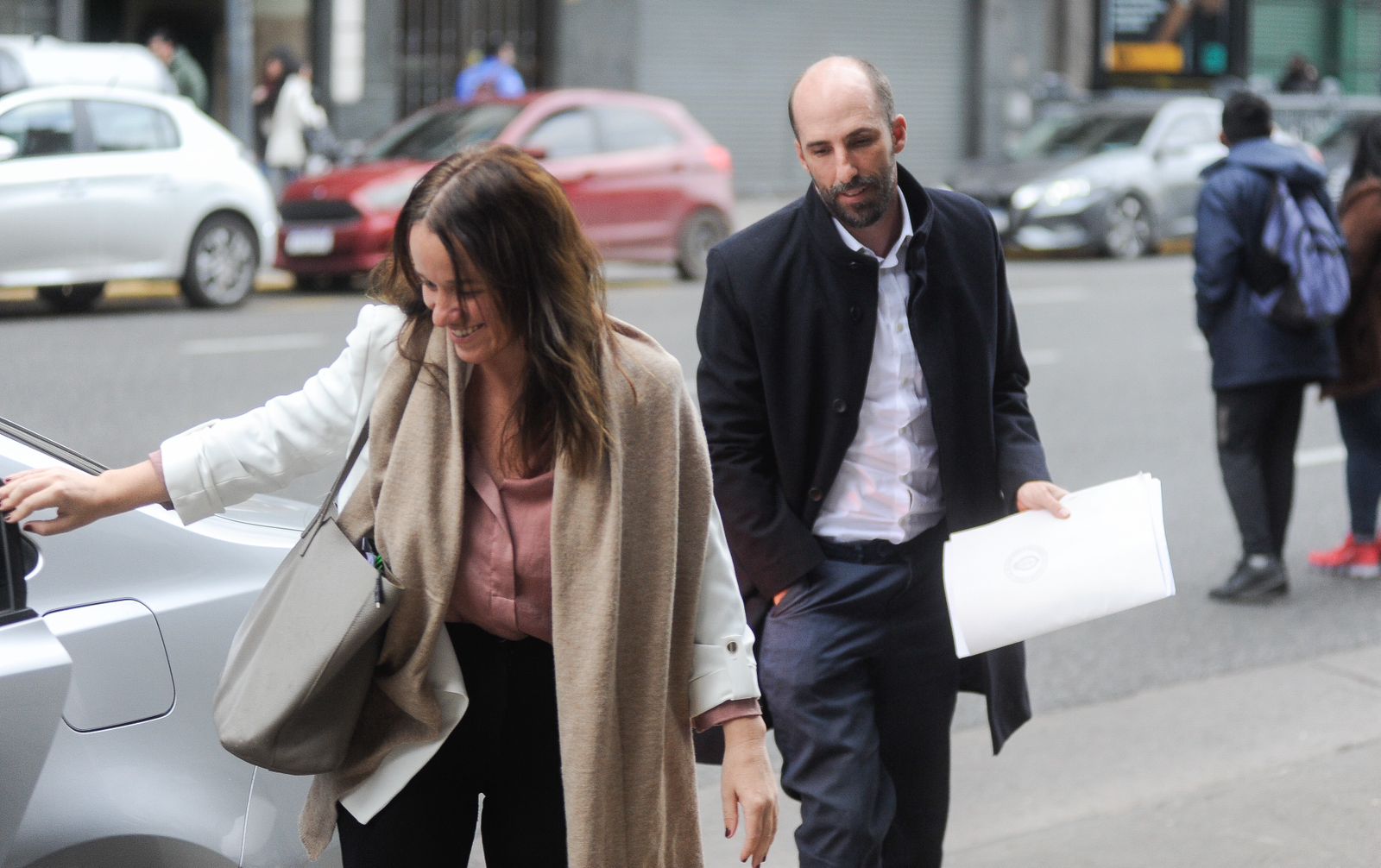 El vicejefe de Gabinete, José Rolandi, y la secretaria de Planeamiento Estratégico, María Ibarzábal, al llegar al Congreso (Foto: Federico López Claro)