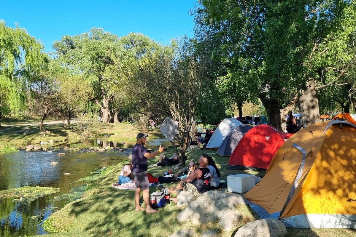 Turistas en Traslasierra, por el fin de semana extra largo. (La Voz)