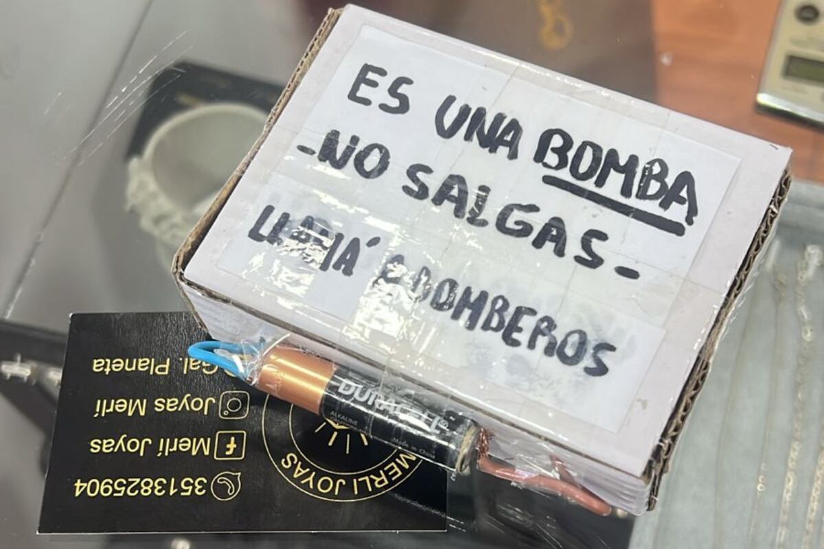 Córdoba: un hombre entró a un local alertando por una amenaza de bomba en una joyería de la Galería Planeta.