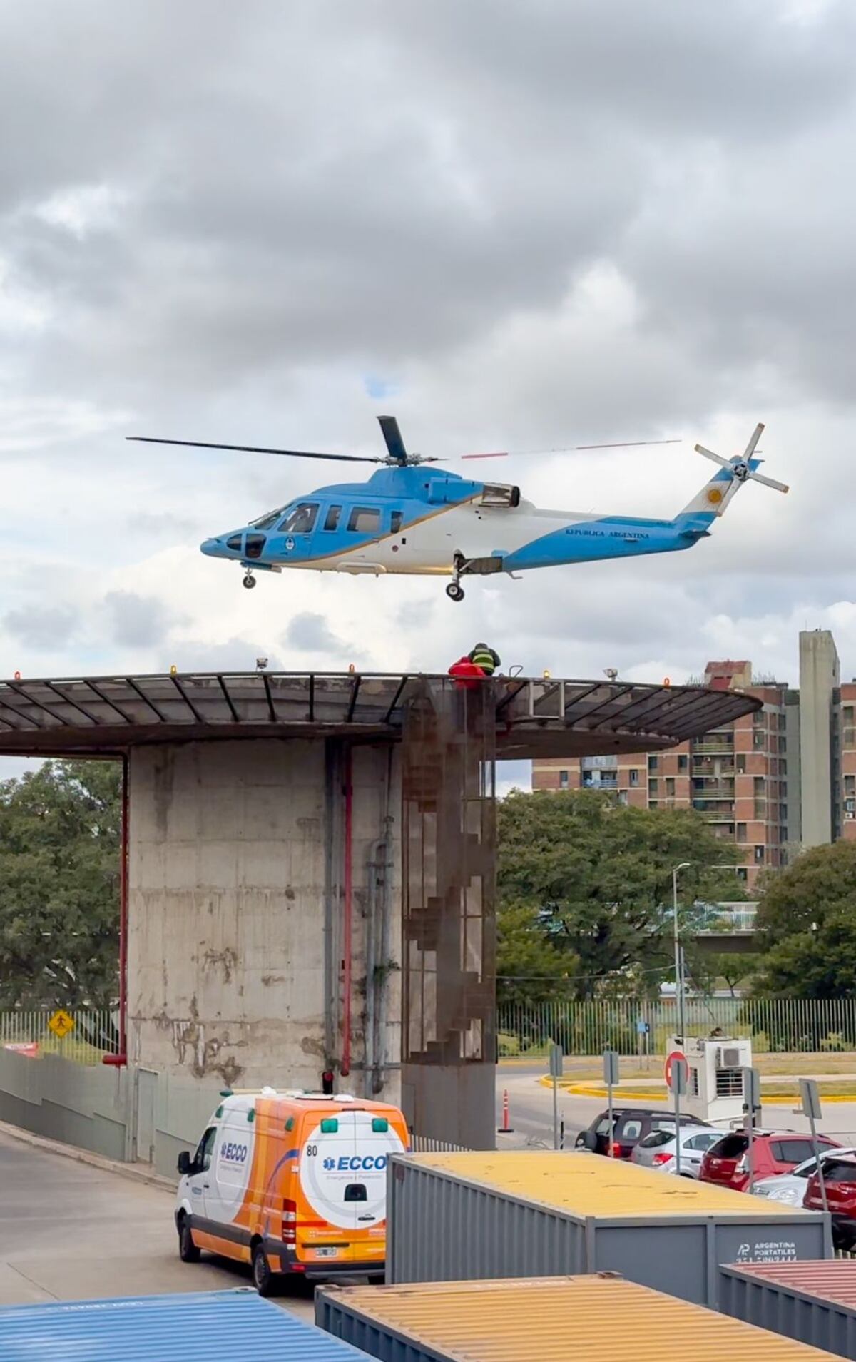 El helicóptero presidencial realiza pruebas en el Centro Cívico.