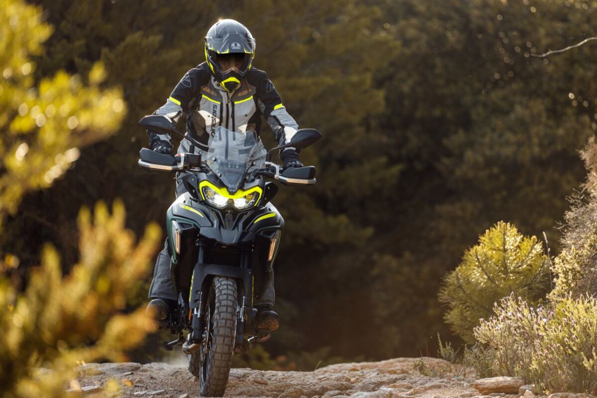 Benelli TRK 702X.