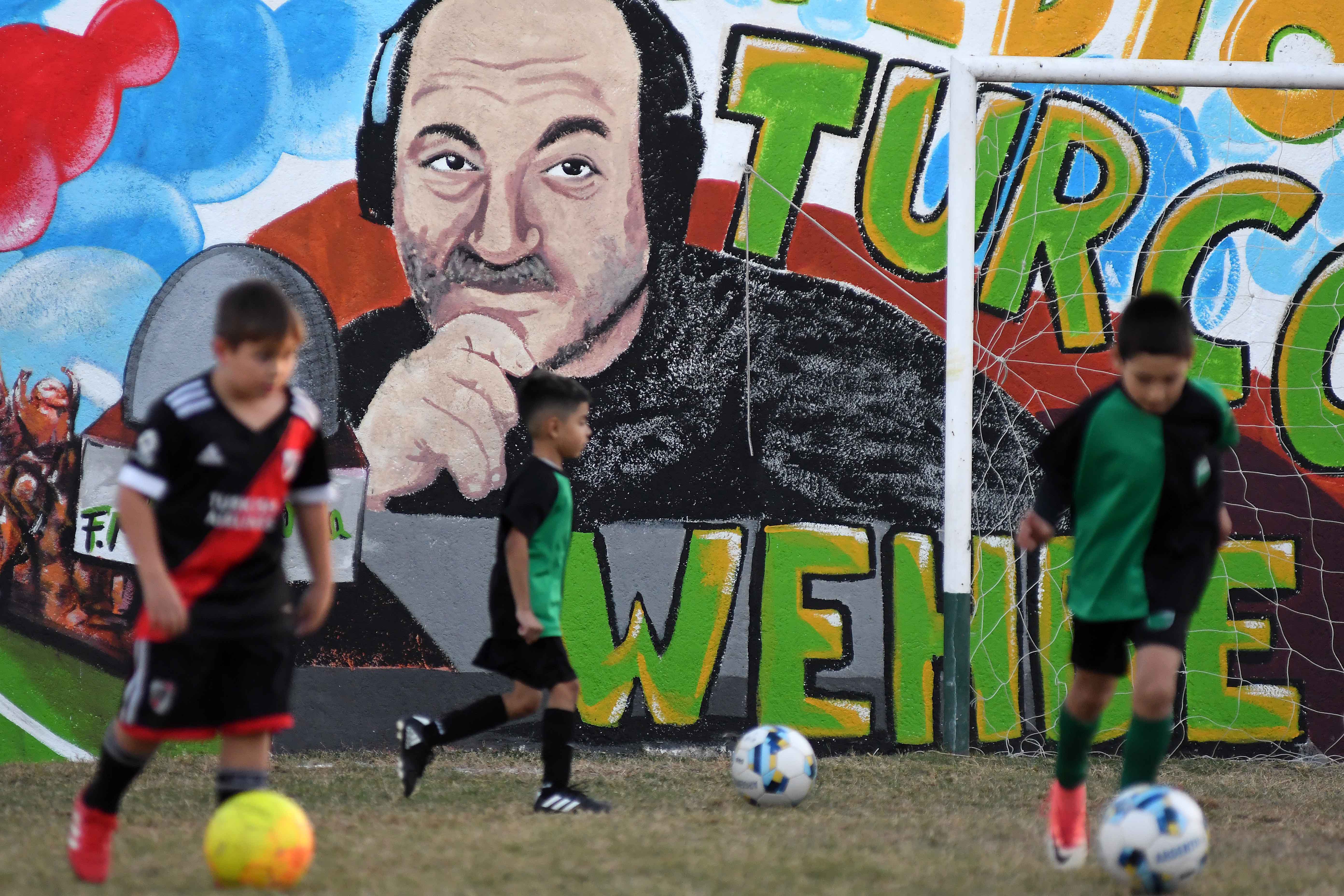 Mural que representa a Osvaldo Wehbe, célebre relator de Río Cuarto. (Tomás Fragueiro)